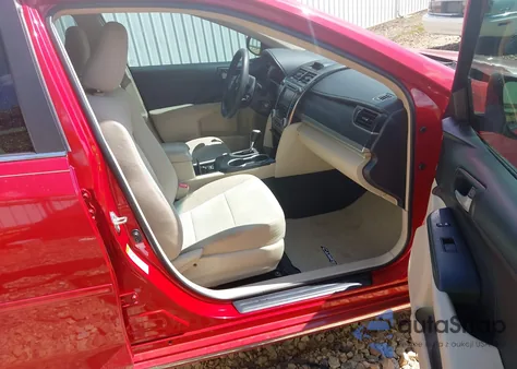 2014 Toyota Camry Le z USA, uszkodzony, nr VIN 4T1BF1FK5EU732934